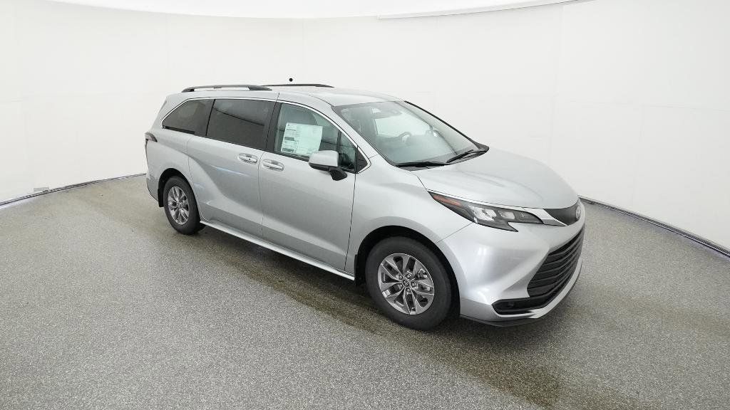 Thumbnail: 2025 Toyota Sienna - 28