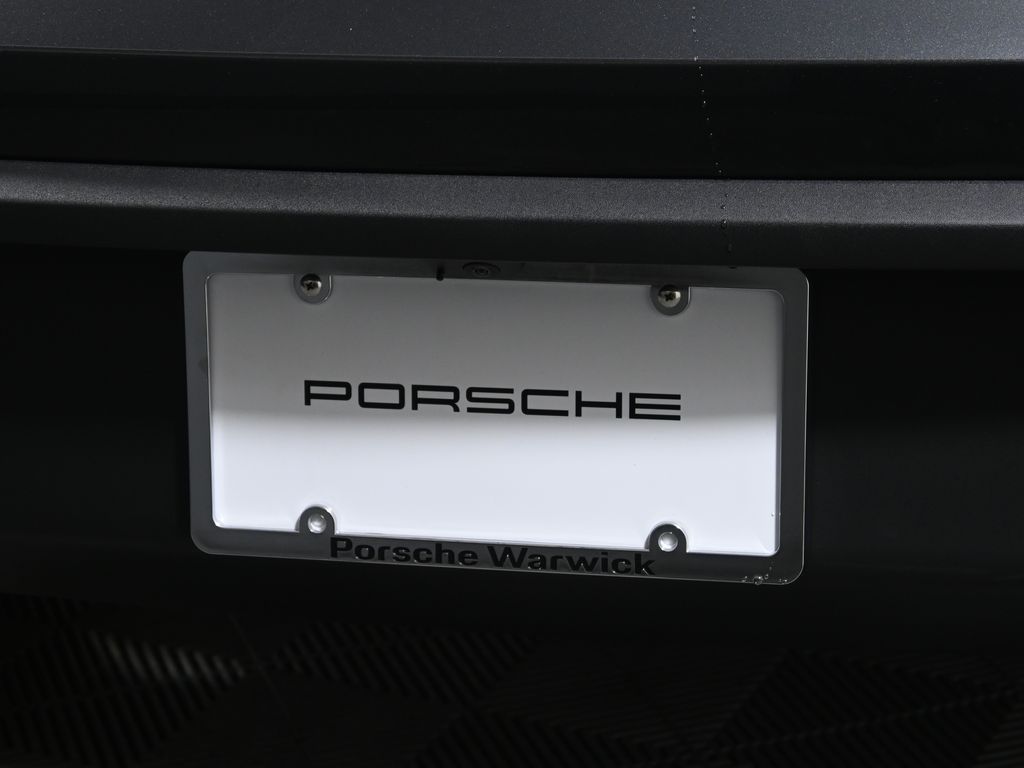 Thumbnail: 2026 Porsche Macan - 14