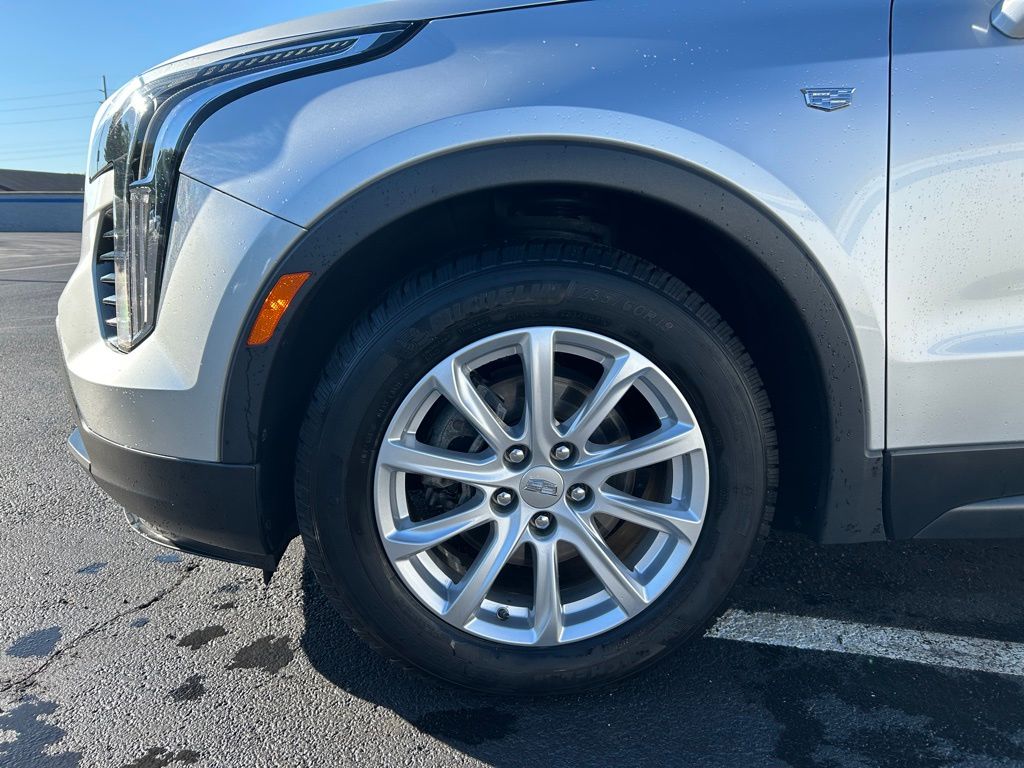 Thumbnail: 2021 Cadillac XT4 - 10