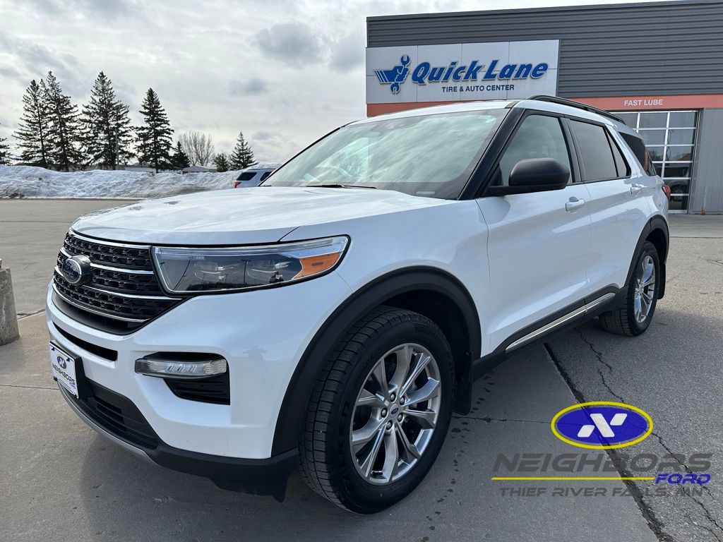 Star White Metallic Tri-Coat 2022 Ford Explorer XLT AWD SUV / Crossover All-Wheel Drive Automatic