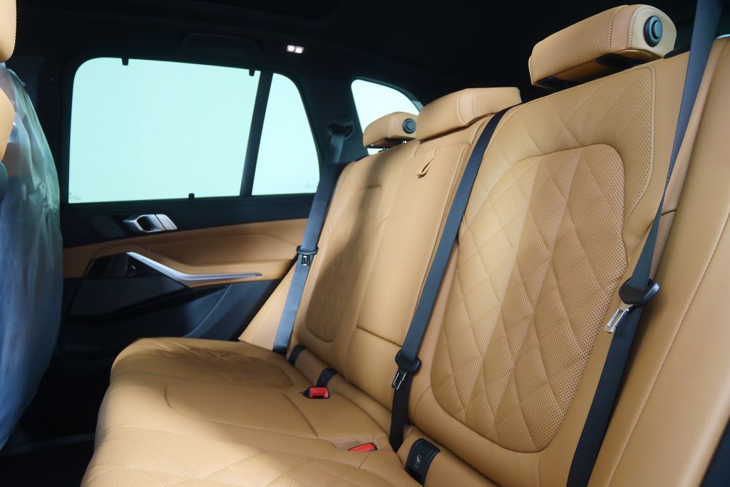 Thumbnail: 2026 BMW X5 - 16