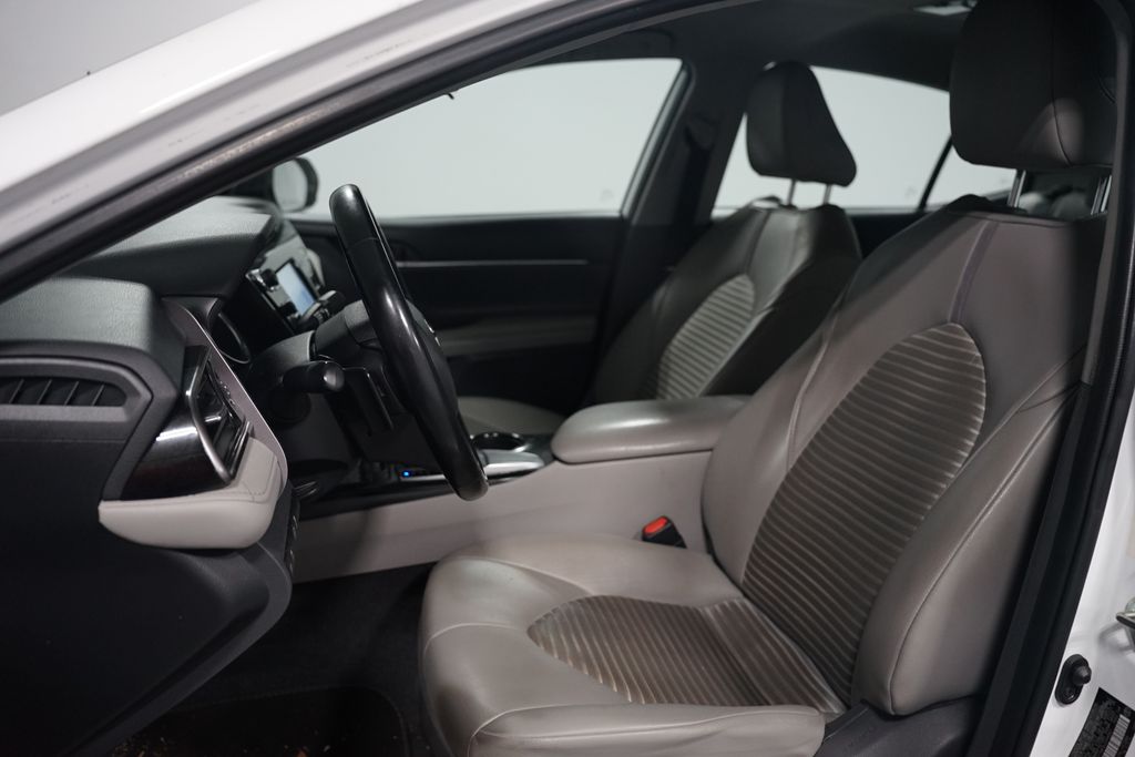 Thumbnail: 2020 Toyota Camry - 7