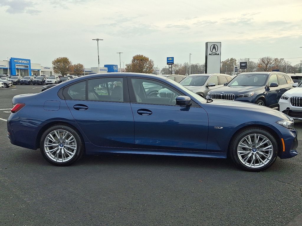 Thumbnail: 2023 BMW 3 Series - 7