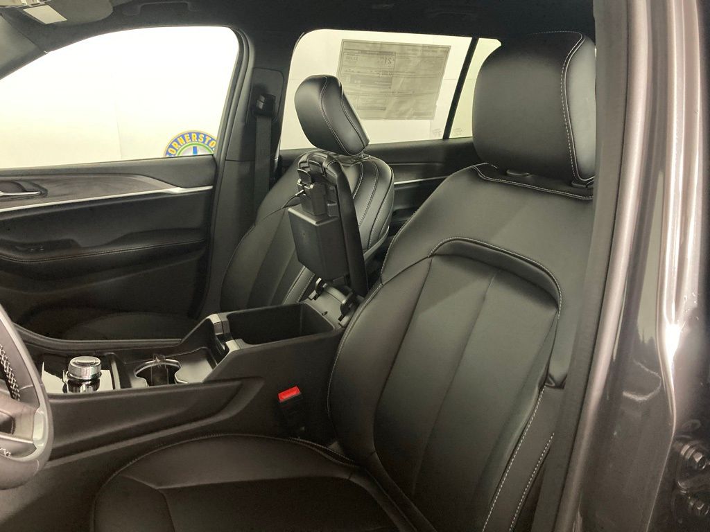 New 2025 Gray Jeep Limited image 8