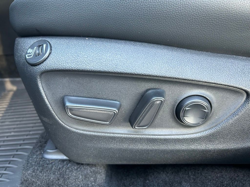 Thumbnail: 2025 Toyota Highlander - 16