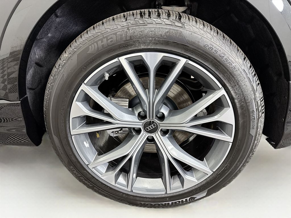 Thumbnail: 2026 Audi Q8 - 30