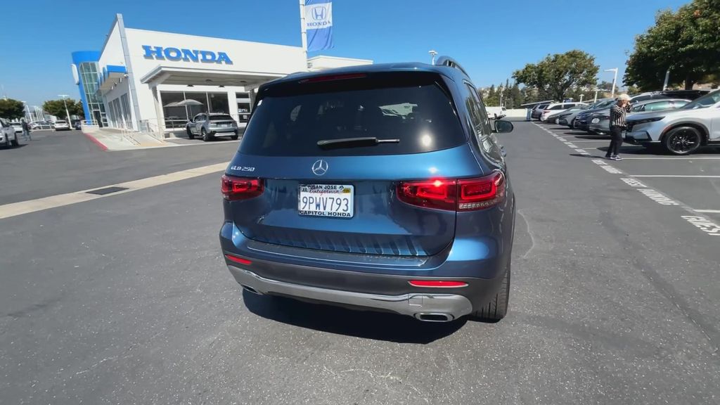 Thumbnail: 2021 Mercedes-Benz GLB - 8