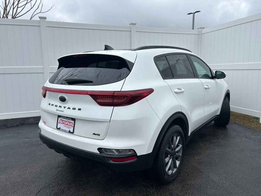 View vehicle photo 5
