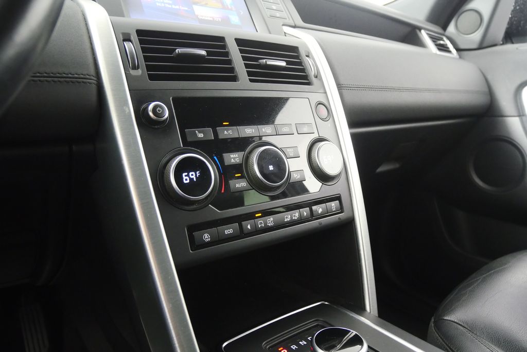 2018 Land Rover Discovery Sport SE 22