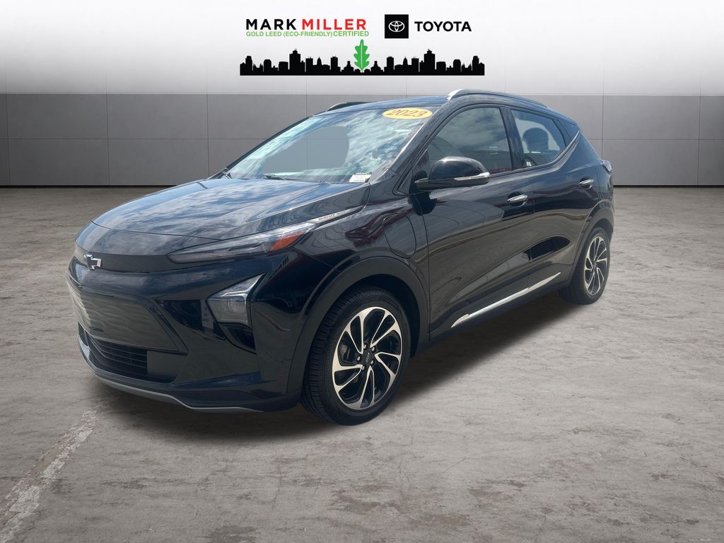 Mosaic Black Metallic 2023 Chevrolet Bolt EUV Hatchback Front-Wheel Drive Automatic