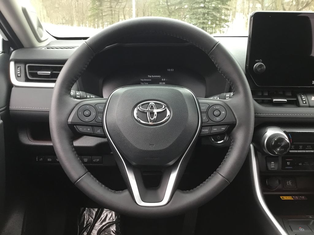 Thumbnail: 2024 Toyota RAV4 - 21