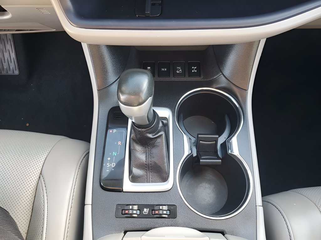 Used Car 2019 Toyota Highlander  Limited For Sale Under $30,000 In Austin, Texas