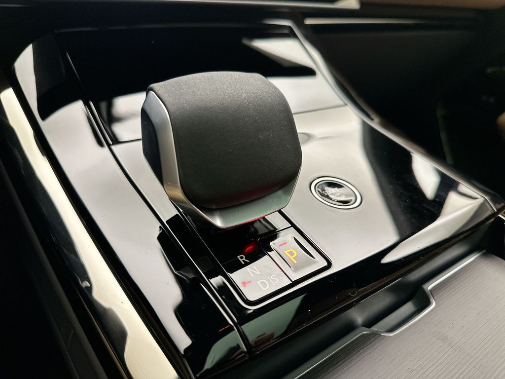 Thumbnail: 2026 Land Rover Range Rover Sport - 12