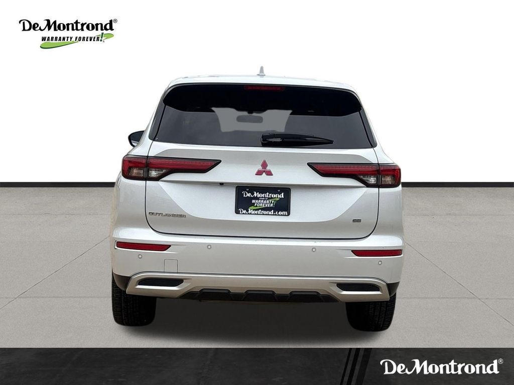 2022 Mitsubishi Outlander SE  at Baytown Hyundai