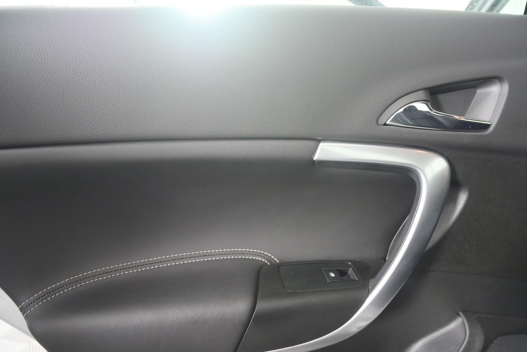 Thumbnail: 2015 Buick Regal - 13