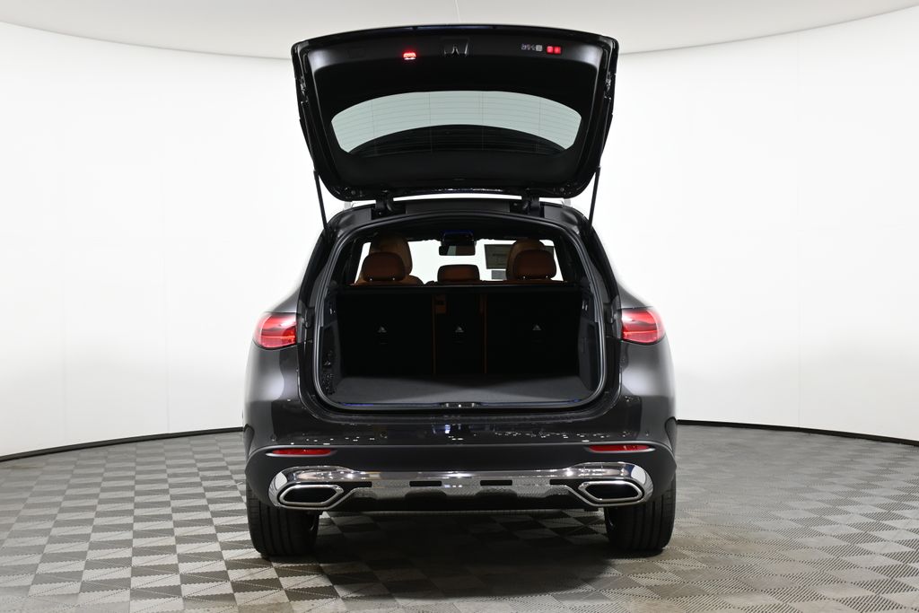 2025 Mercedes-Benz GLC 300 25