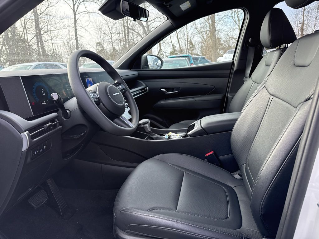 Certified Used 2025 White Hyundai SEL image 4