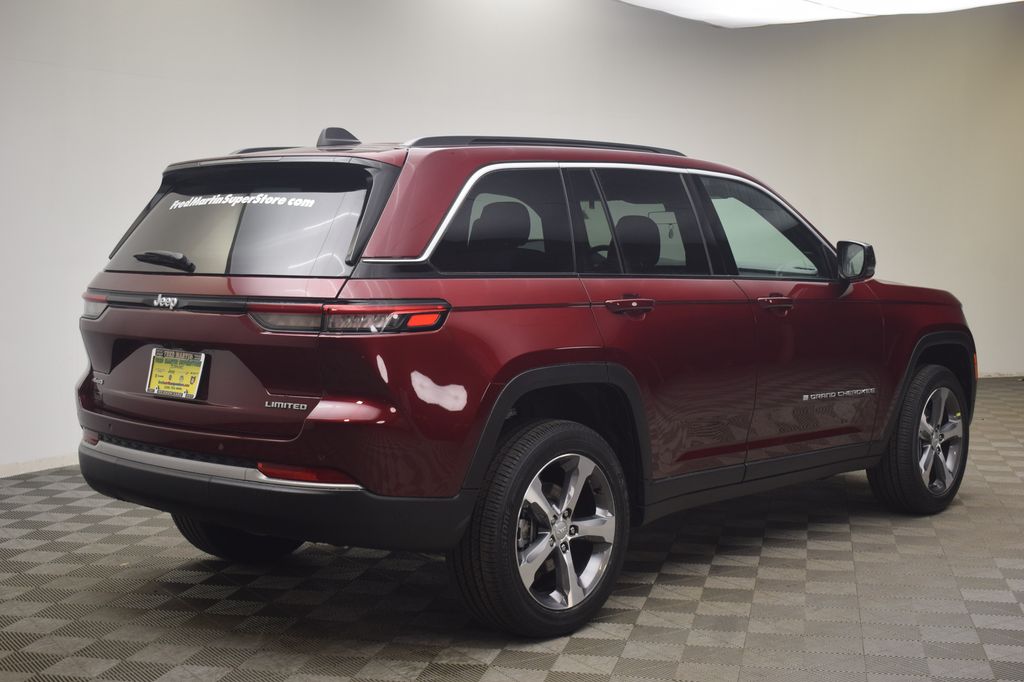 new 2026 Jeep Grand Cherokee car, priced at $37,890