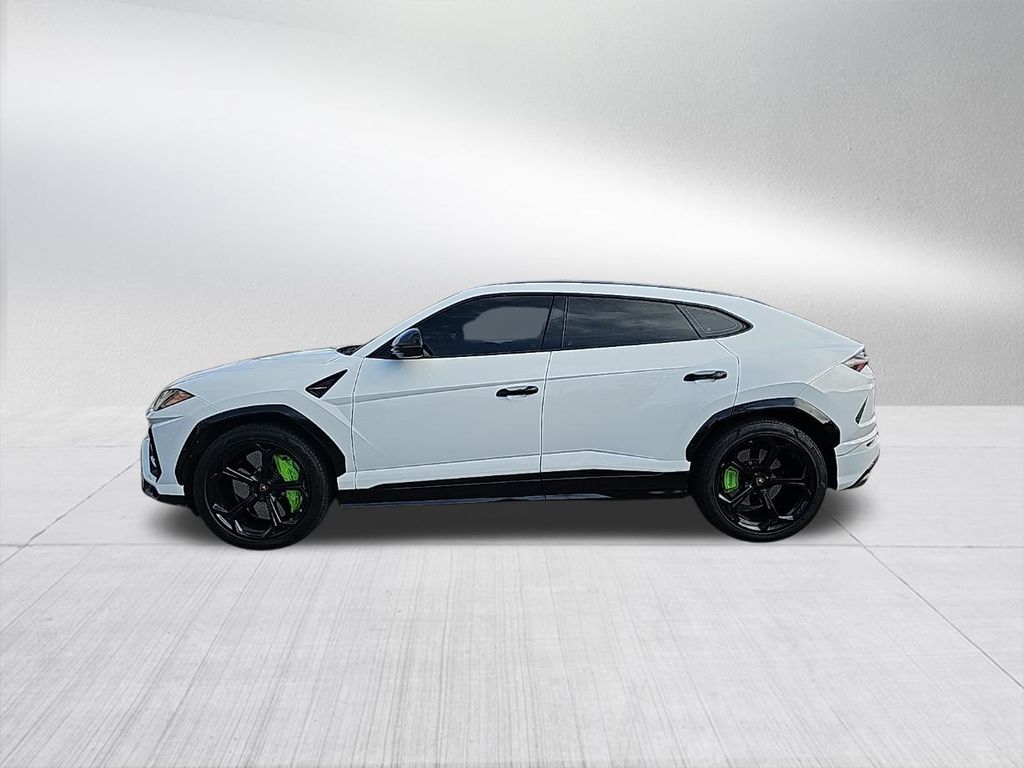 2022 Lamborghini Urus Base 8