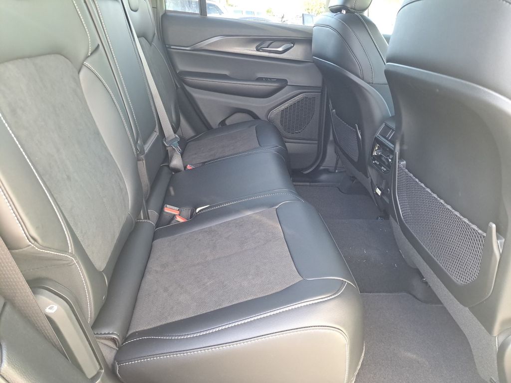 New Car 2025 Jeep Grand Cherokee  Laredo For Sale Under $40,000 In Austin, Texas