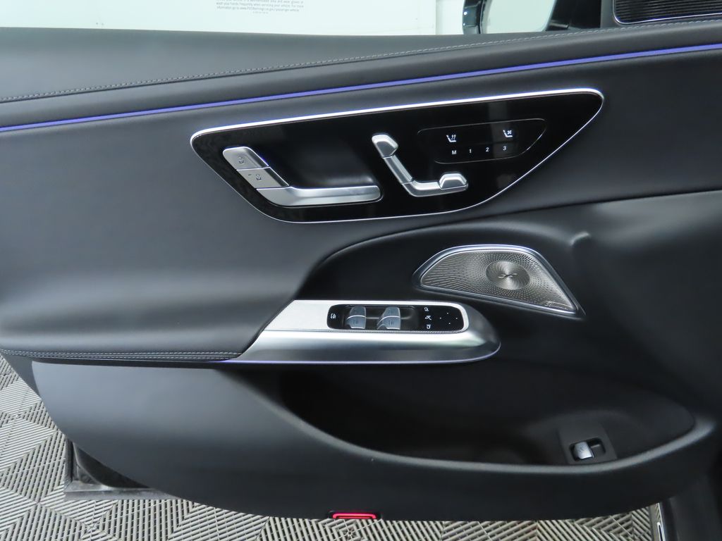 Thumbnail: 2025 Mercedes-Benz E-Class - 25