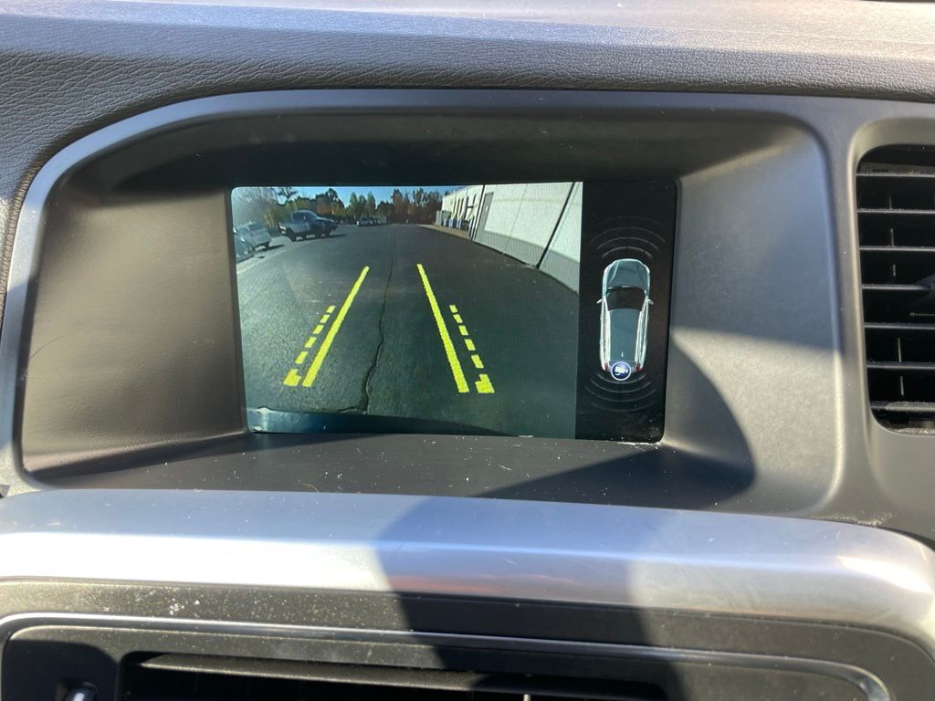 Thumbnail: 2016 Volvo V60 - 17