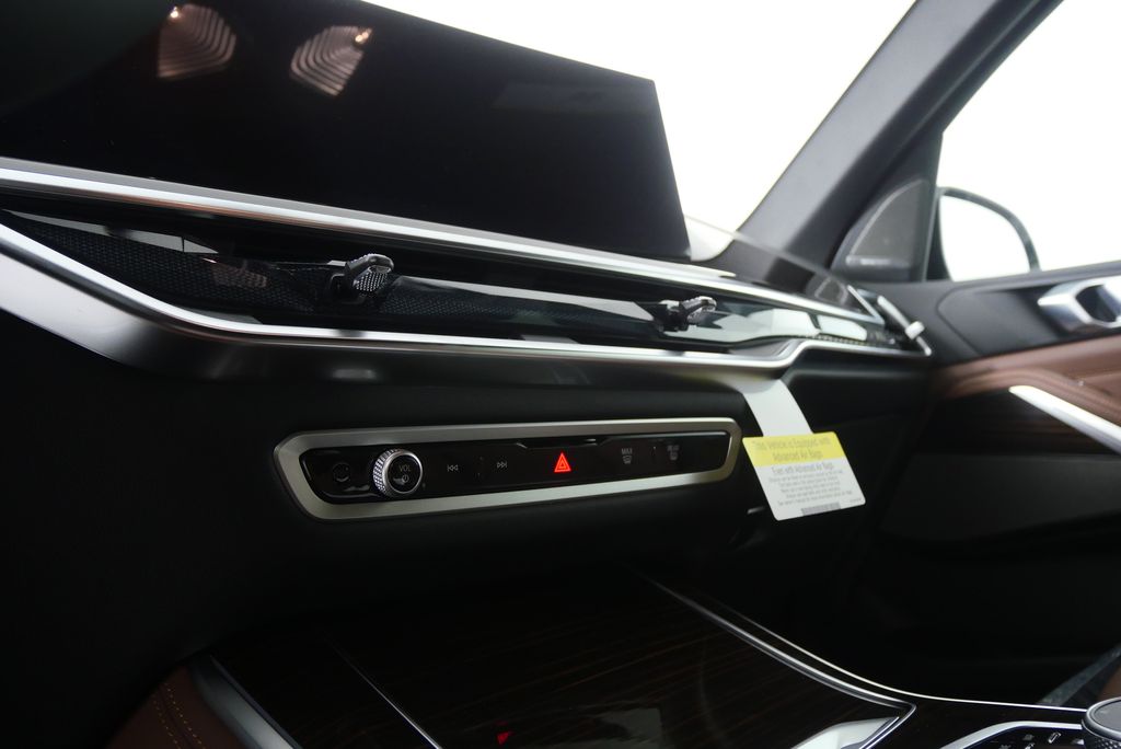 Thumbnail: 2026 BMW X5 - 21