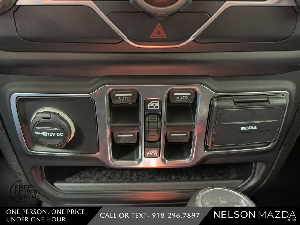 Used 2019 White Jeep Unlimited Sport S image 31