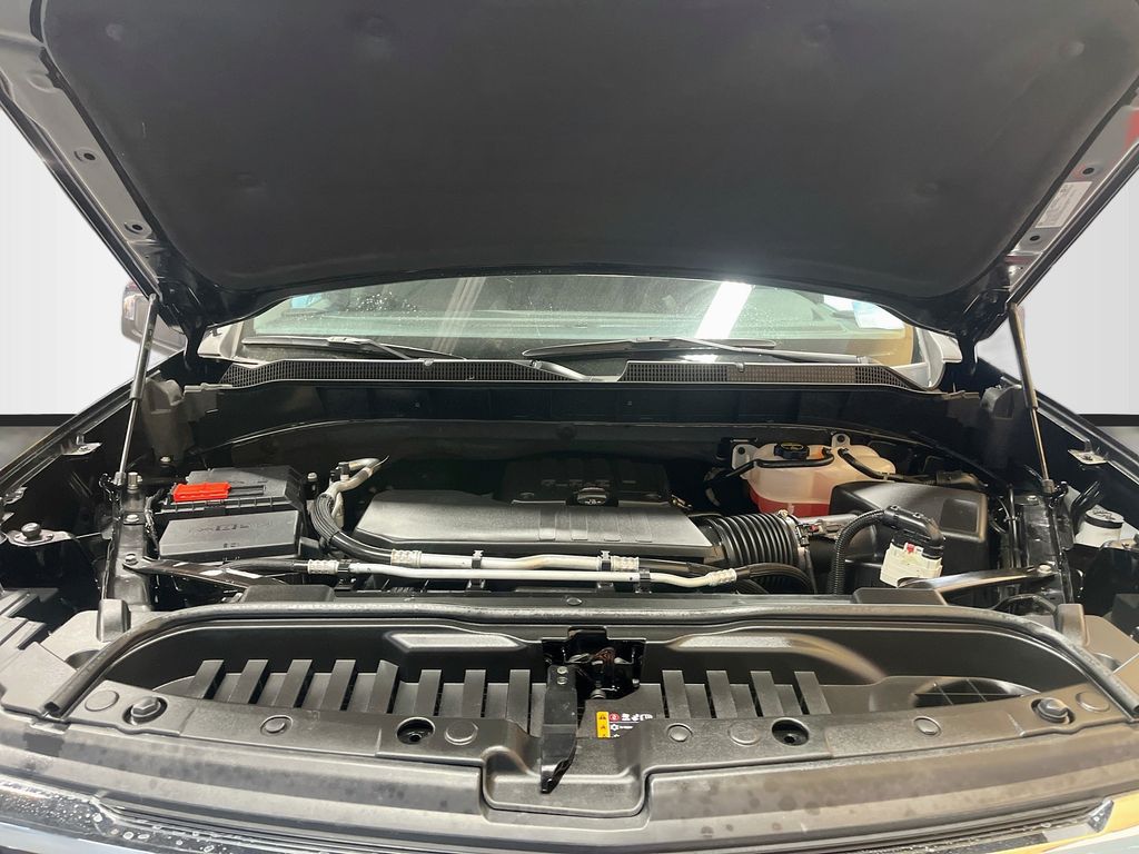 Used 2025 Black Chevrolet LT image 30
