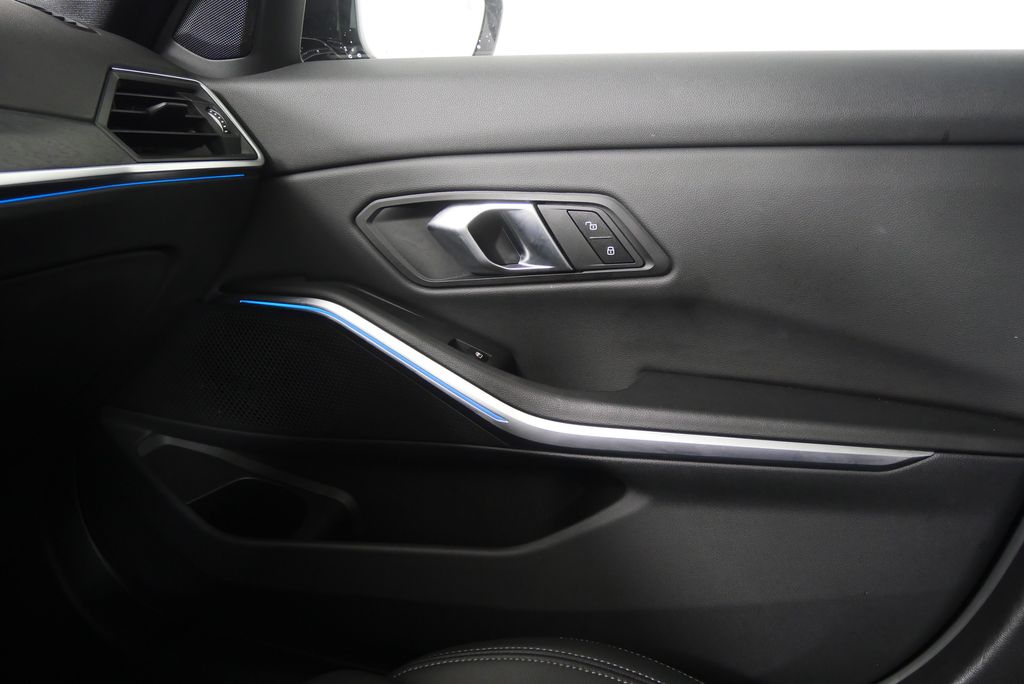 Thumbnail: 2024 BMW 3 Series - 28