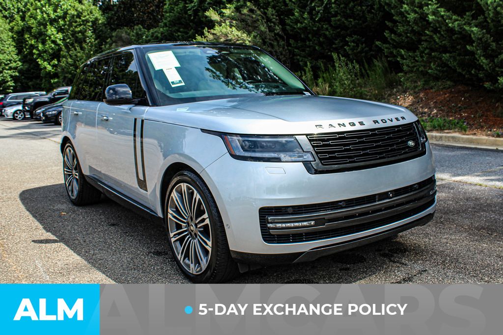 Used 2024 Silver Land Rover SE image 4