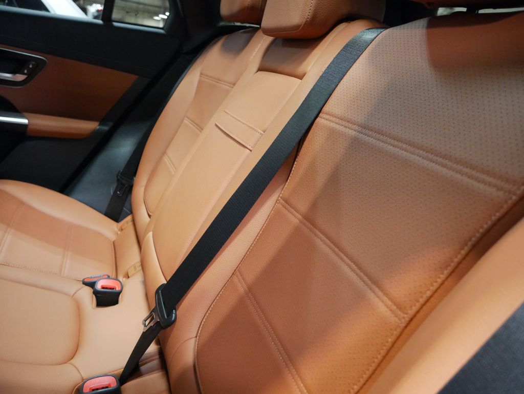 Thumbnail: 2023 Mercedes-Benz GLC - 23