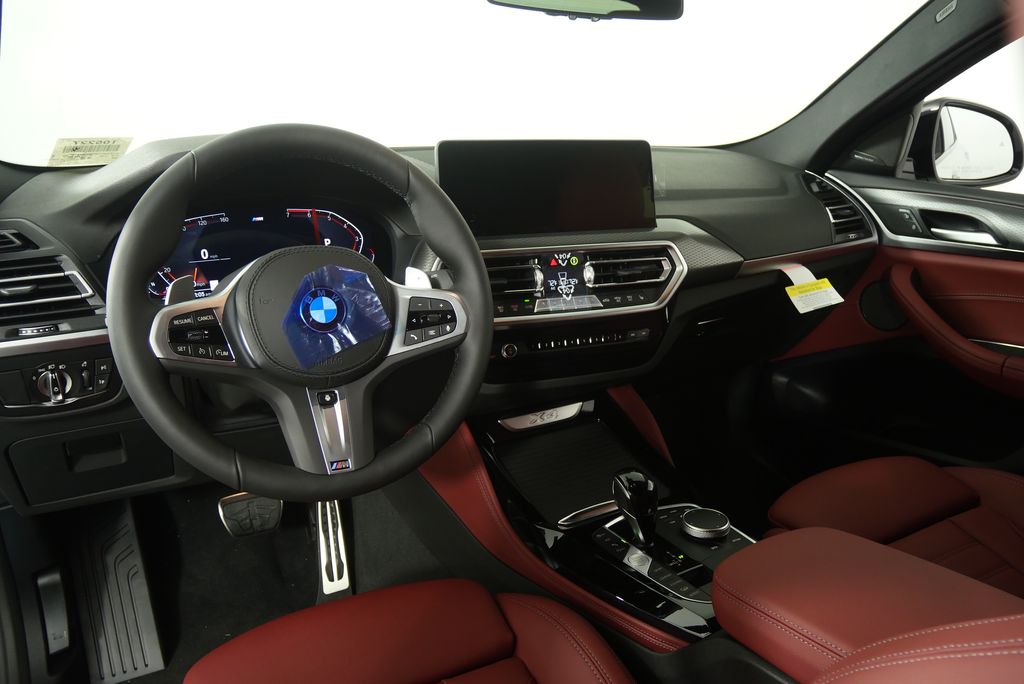 Thumbnail: 2025 BMW X4 - 17