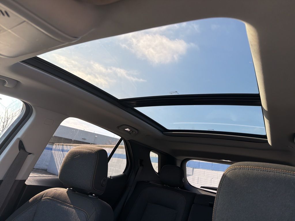 Thumbnail: 2018 Chevrolet Equinox - 11