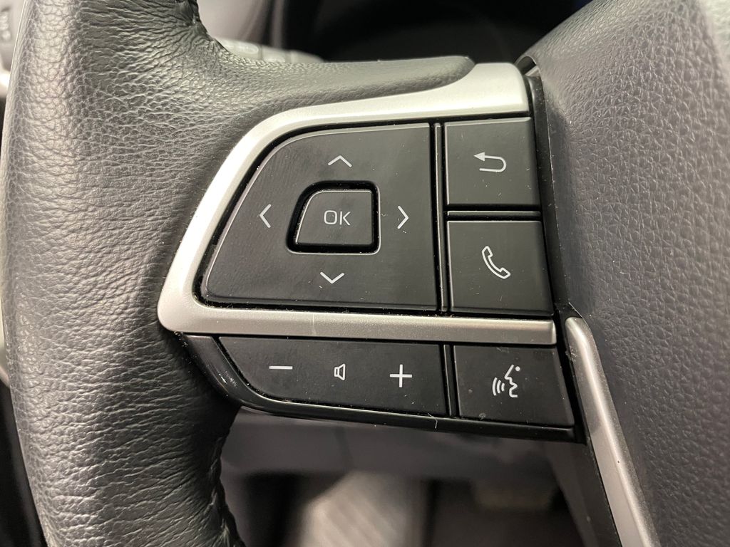 2023 Toyota Sienna XLE 28
