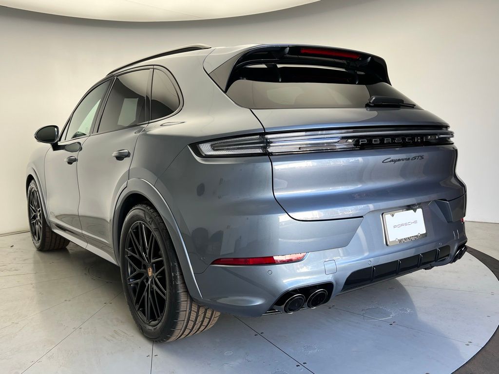 Thumbnail: 2026 Porsche Cayenne - 3