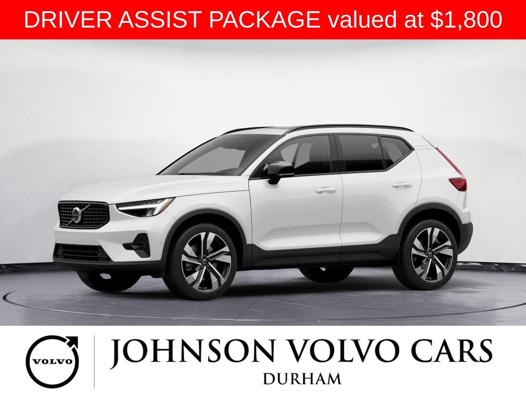 2023 Volvo XC40 B5 Plus Dark Theme AWD