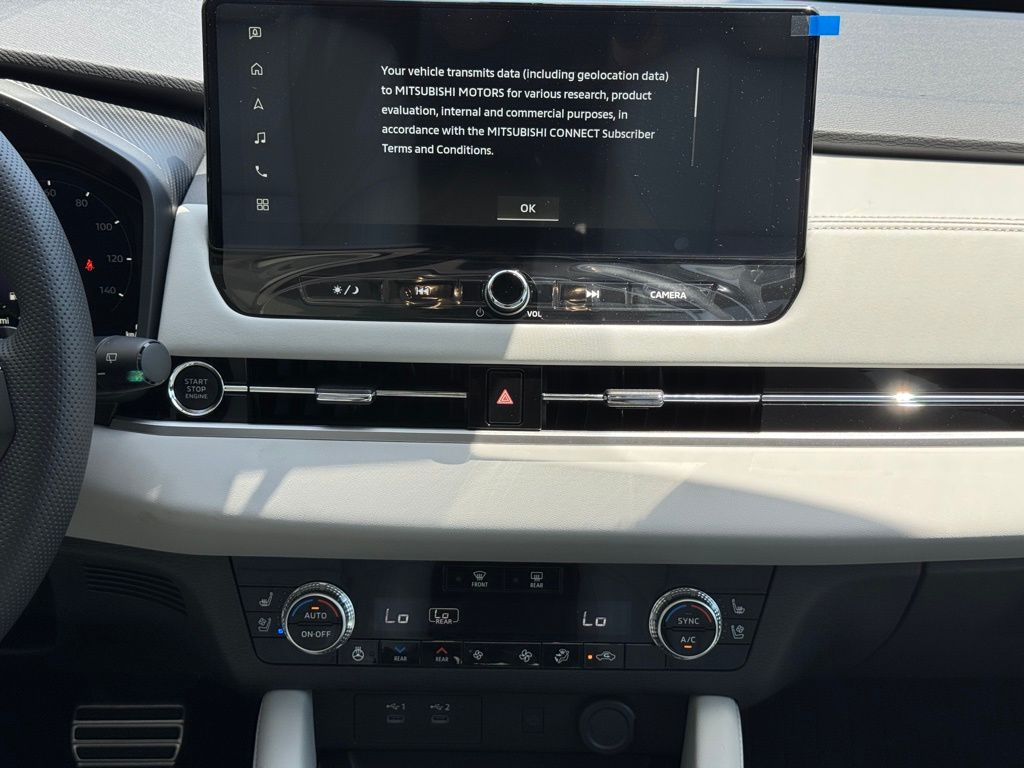 2025 Mitsubishi Outlander SEL photo 16