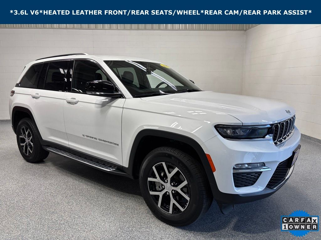Bright White Clearcoat 2025 Jeep Grand Cherokee SUV / Crossover Four-Wheel Drive 8-Speed Automatic