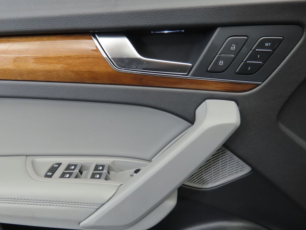 2022 Audi Q5 e Premium 23