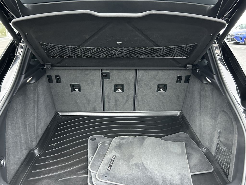 Thumbnail: 2018 Porsche Macan - 32