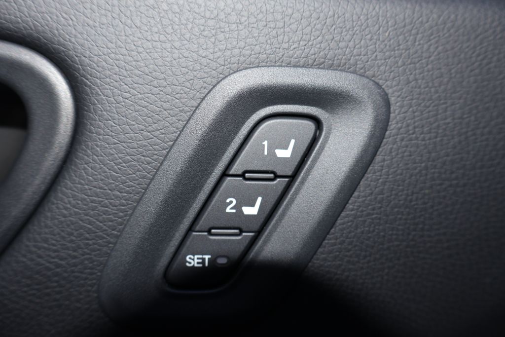 2025 Honda Pilot Black Edition 30