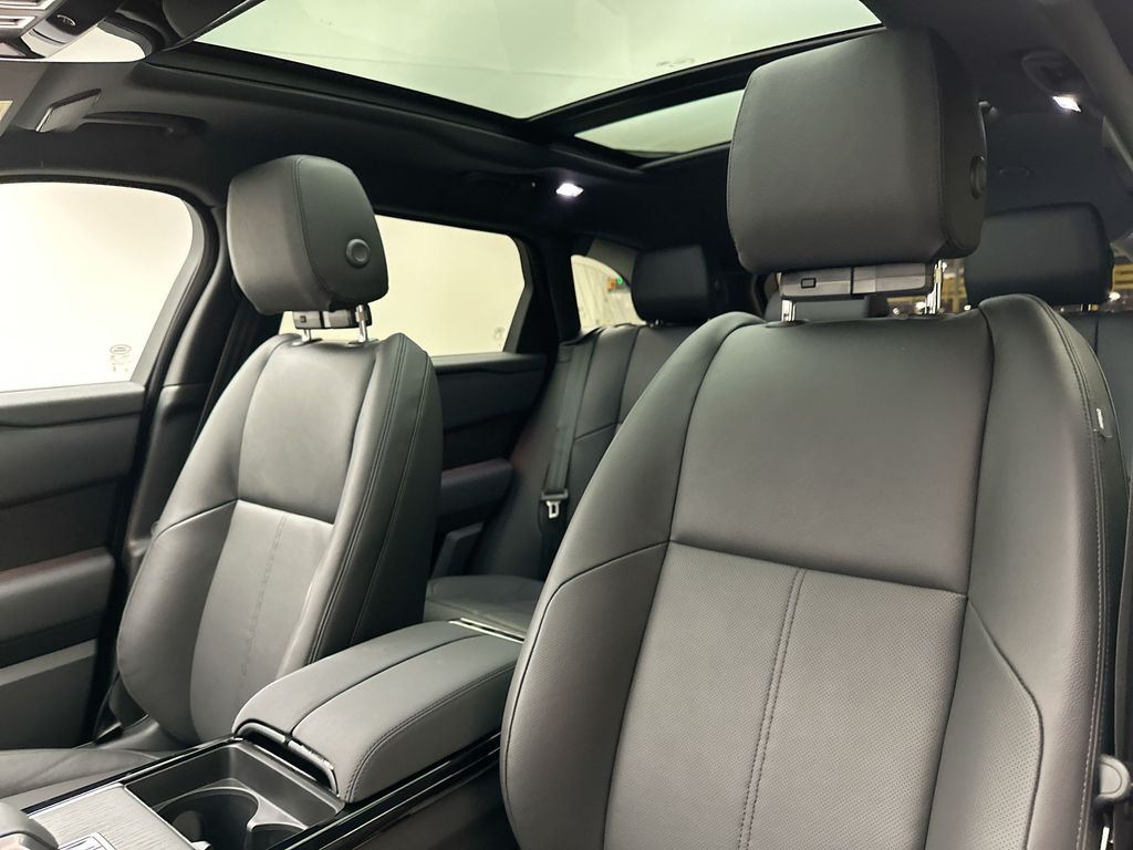 2025 Land Rover Range Rover Velar Dynamic SE 15