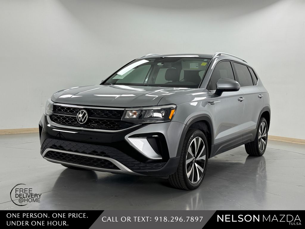 Pyrite Silver Metallic 2022 Volkswagen Taos SE FWD SUV / Crossover Front-Wheel Drive 8-Speed Automatic