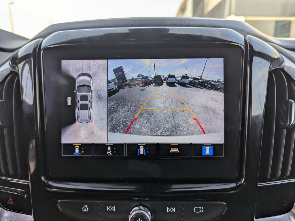 used 2022 Chevrolet Traverse car, priced at $29,593