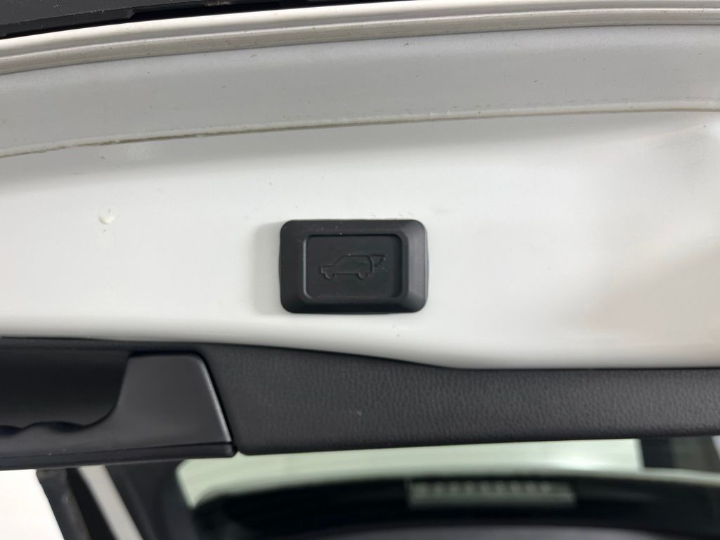 Thumbnail: 2023 Toyota RAV4 - 23