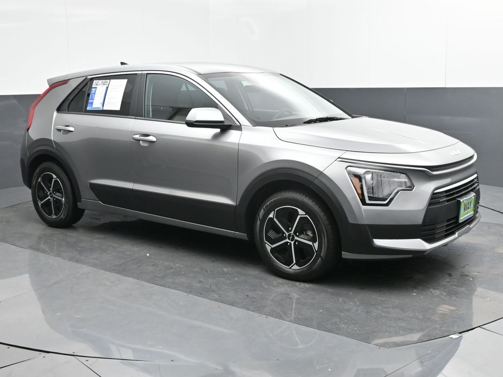 2023 Kia Niro LX
