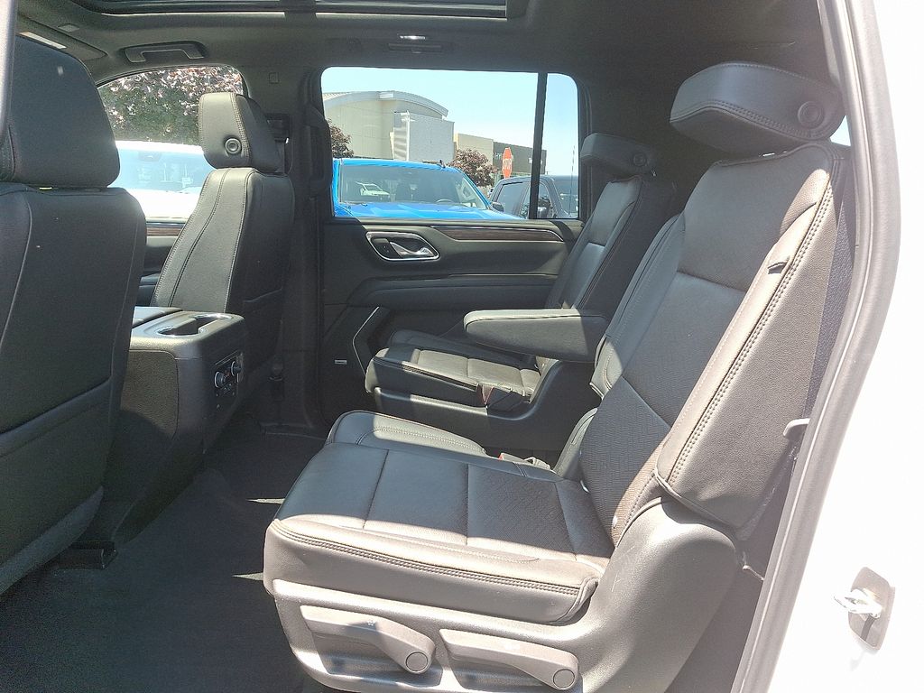 2021 Chevrolet Suburban High Country 10