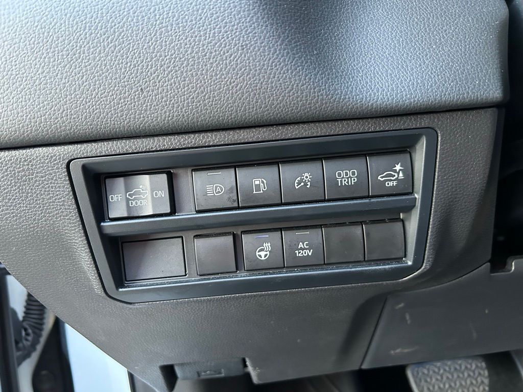 Thumbnail: 2024 Toyota Tundra - 18