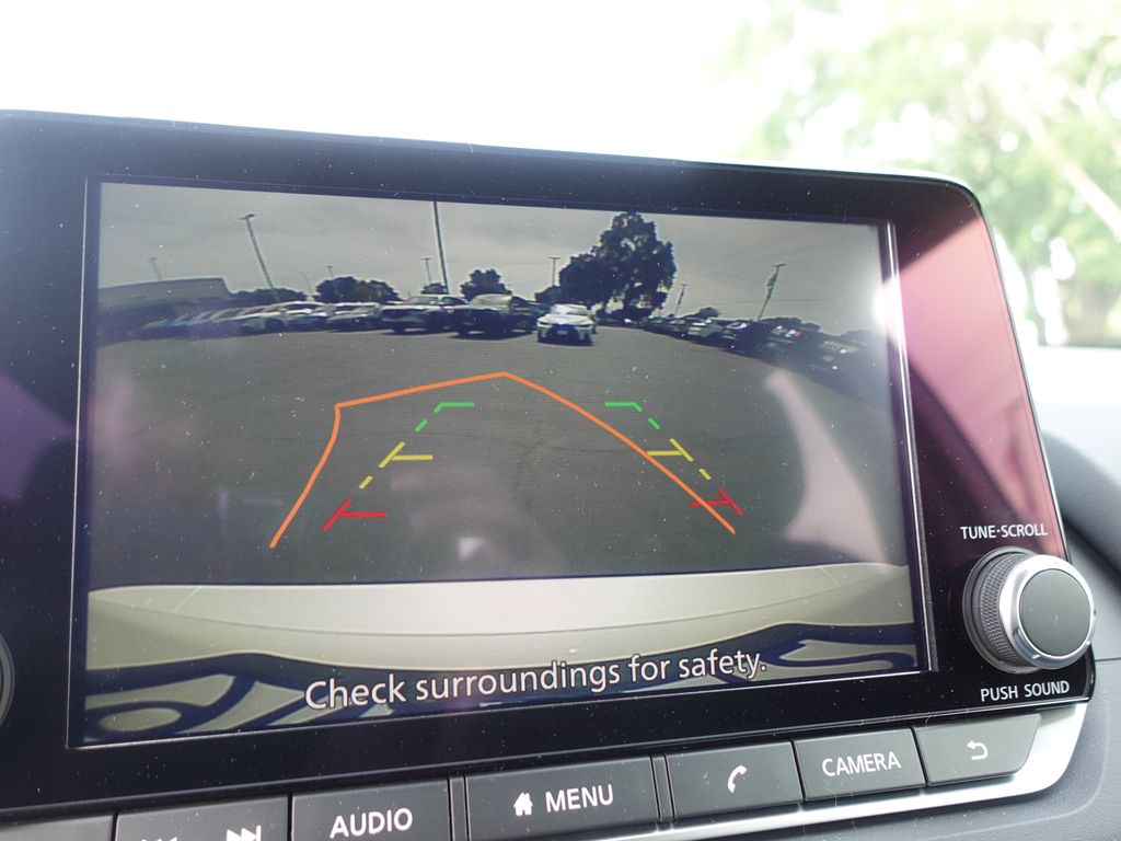 Used 2024 White Nissan S image 18